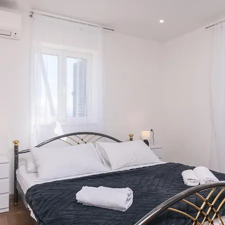 Eva Apartman Trogir