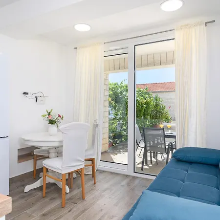 Eva Apartman