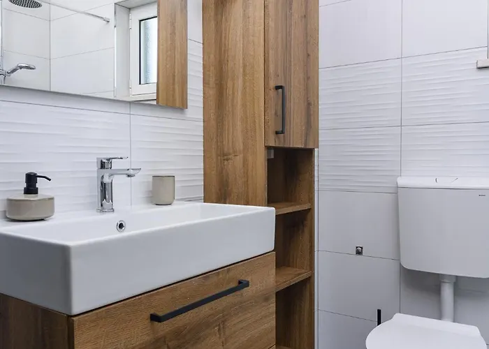 Eva * トロギール