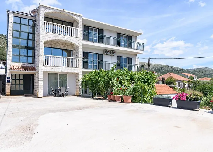 Eva * トロギール